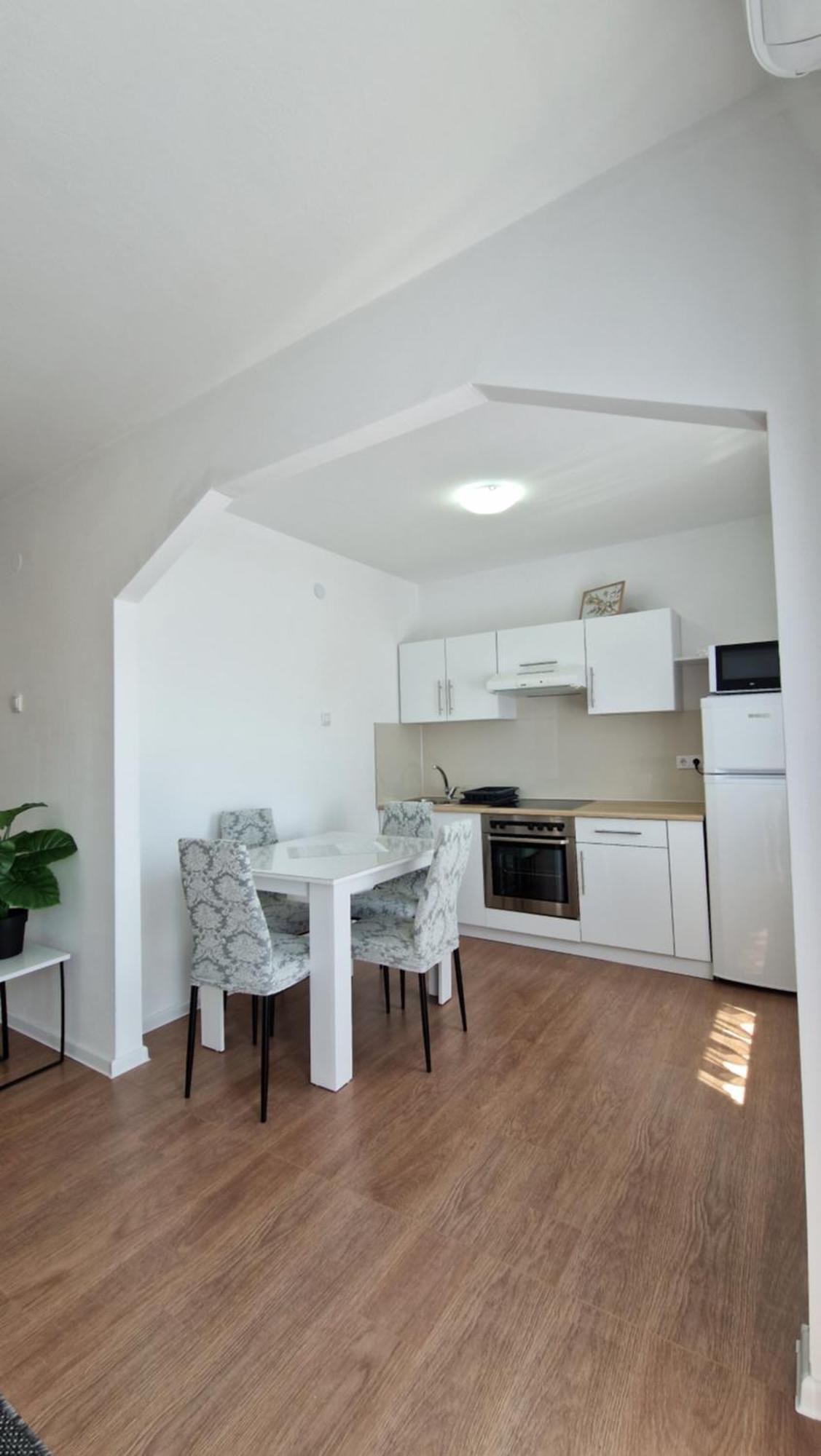 Apartmani Sky 1 2 3 Брчко Экстерьер фото